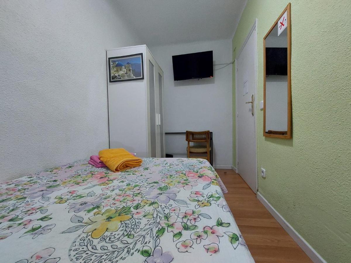 Homestay Olivos Madrid Ngoại thất bức ảnh