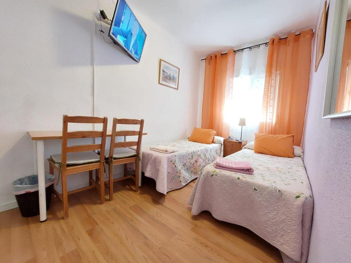 Homestay Olivos Madrid Ngoại thất bức ảnh